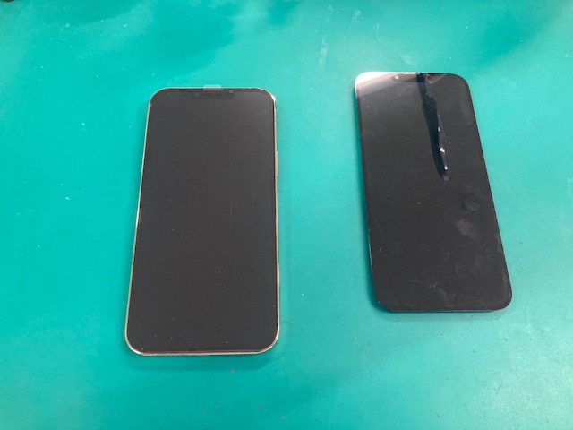 iPhone 13 ProMAX の画面交換を行いました